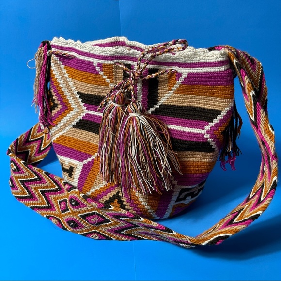 Wayuu Mochila handmade, Patterns & Colorful Bohemian,Boho Crochet Crossbody Bag - Picture 3 of 10